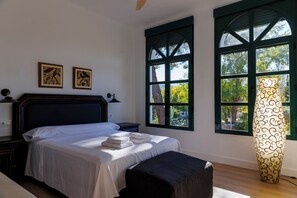 11 bedrooms, desk, iron/ironing board, WiFi