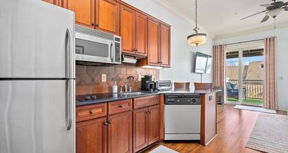 Aubie's Penthouse ~ 3/2 condo in Auburn, Alabama!