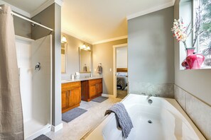 Hair dryer, towels - Lakefront Gem w/ Deck & Grill in Shelton (Shelton)