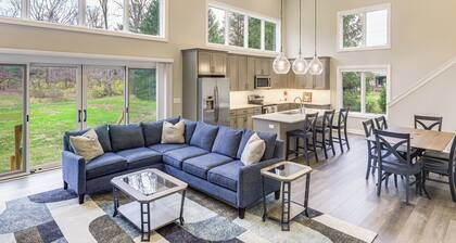 24 Mi to Cincinnati: Newly Built Bethel Home!