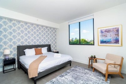 King Bed brand new safe Oasis minutes to Brickell