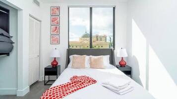 2 chambres, fer et planche à repasser, lit de bébé portatif, Wi-Fi