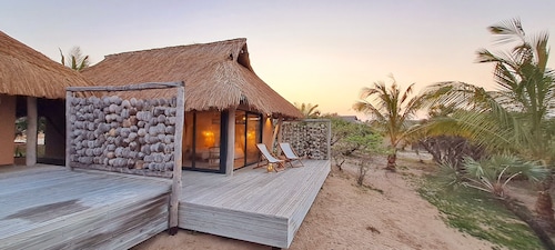 Sunset Villa - Luxury Beachfront Villa with Private Pool by Karula Sand Villas