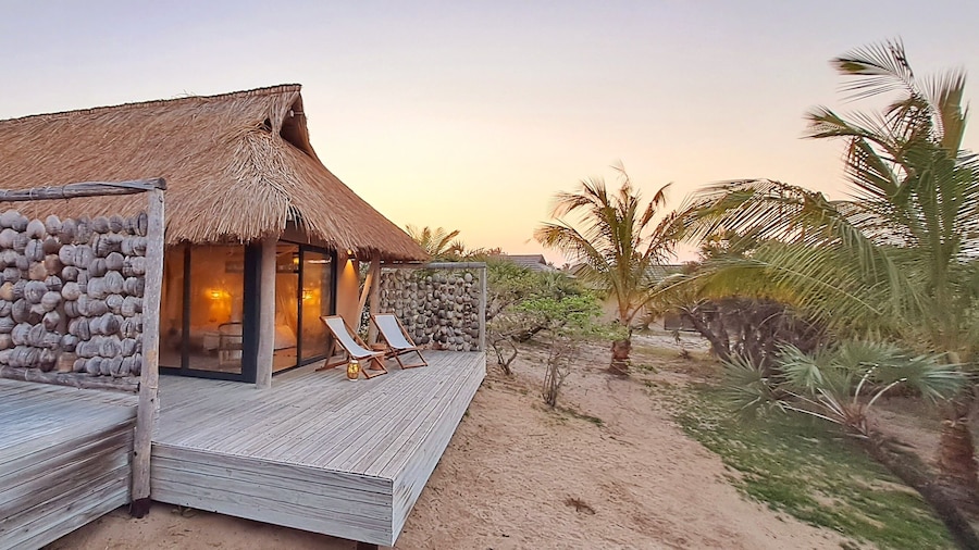 Sunset Villa - Luxury Beachfront Villa with Private Pool by Karula Sand Villas