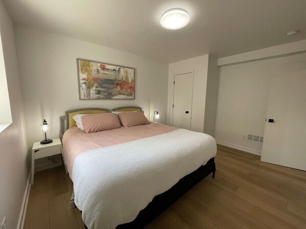 3 bedrooms, desk, iron/ironing board, WiFi