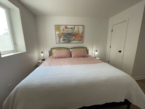 3 bedrooms, desk, iron/ironing board, WiFi