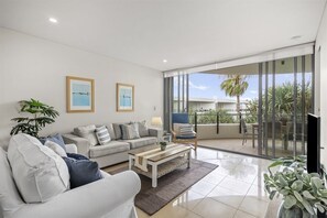 TV, DVD player - Cotton Beach - 2 Bedroom Rooftop Haven (Casuarina)