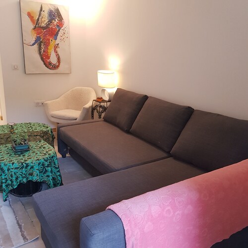 5mn de Paris porte de Bercy,  Et 30mn de Disney.
Animaux de compagnie acceptés!