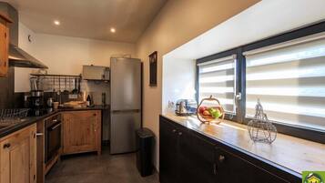 Réfrigérateur, micro-ondes, four, lave-vaisselle