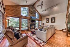 Smart TV, fireplace, books - Chisum Trail -Mtn Cabin/Alto CC/Close to Alto Lake (Alto)