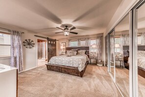 5 bedrooms, desk, iron/ironing board, free WiFi - Back Nine Retreat:Kokopelli Golf Views, Updated,Family-Friendly, Casita, Gameroom (Alto)