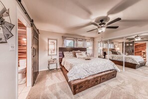 4 bedrooms, desk, iron/ironing board, free WiFi