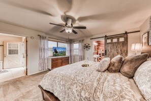 5 bedrooms, desk, iron/ironing board, free WiFi - Back Nine Retreat:Kokopelli Golf Views, Updated,Family-Friendly, Casita, Gameroom (Alto)