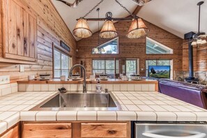 Interior - Beary Happy Place:Cozy Mtn Cabin,Deck,Views,Trails (Ruidoso)