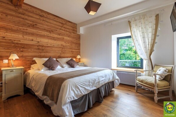 4 bedrooms, free WiFi