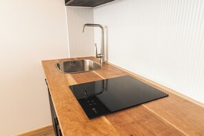 Frigobar, horno, tetera/pava eléctrica, tostadora