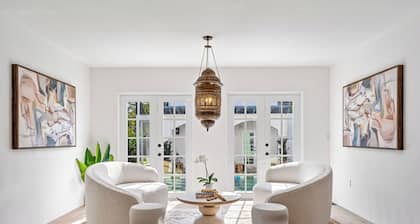 Moroccan Elegance | Near Beach & Downtown | Curated Experiences