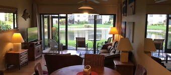 Ground Floor Condo in the Prestigious World Tennis Club