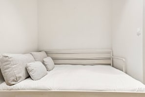 1 chambre, fer et planche à repasser, lit parapluie, Wi-Fi gratuit