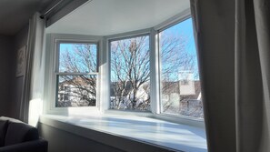 Interior - Gorgeous Downtown Top Level 2BD Unit w/ Laundry (Manchester)