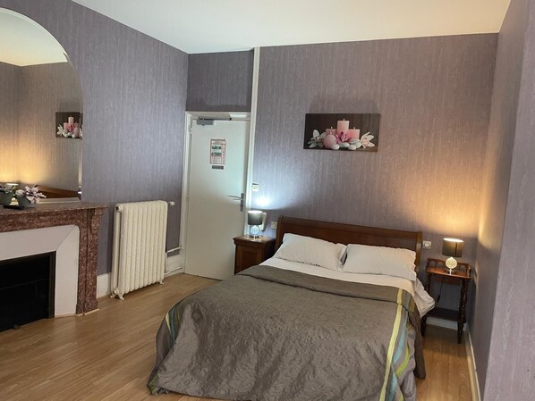 Room - Hôtel le Beau Site la Poularde Restaurant (Gien)