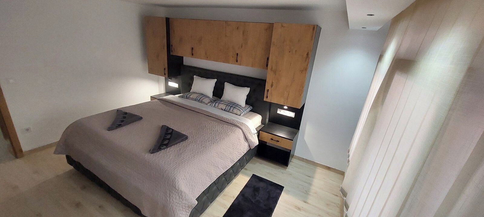 2 bedrooms, in-room safe, iron/ironing board, WiFi (free)