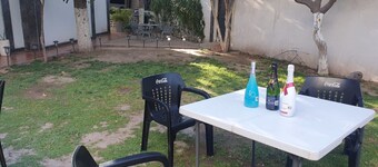 Accommodation near the airport with swimming pool