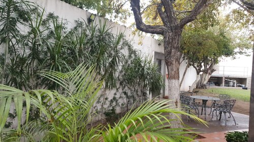 Alojamiento cerca del aeropuerto con alberca