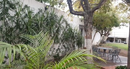 Alojamiento cerca del aeropuerto con alberca