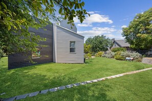 Property grounds - Doom--Home Owned by Renowned Game Designer (Rockwall)