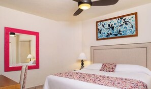 1 bedroom, in-room safe, desk, iron/ironing board - 1BD Suite in Villa del Palmar Beach Resort & Spa (Cabo San Lucas.)