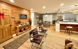 Interior - The Ultimate Mountain Retreat - Yosemite, Bass Lake (Oakhurst)