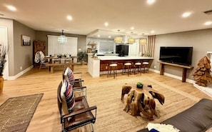 Smart TV, fireplace, books, stereo - The Ultimate Mountain Retreat - Yosemite, Bass Lake (Oakhurst)