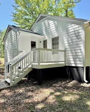 Exterior - New! Introductory Rate! Modern 2-bedroom Retreat in MORA, great location!! (Charlotte)