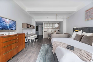 1 bedroom, desk, iron/ironing board, WiFi