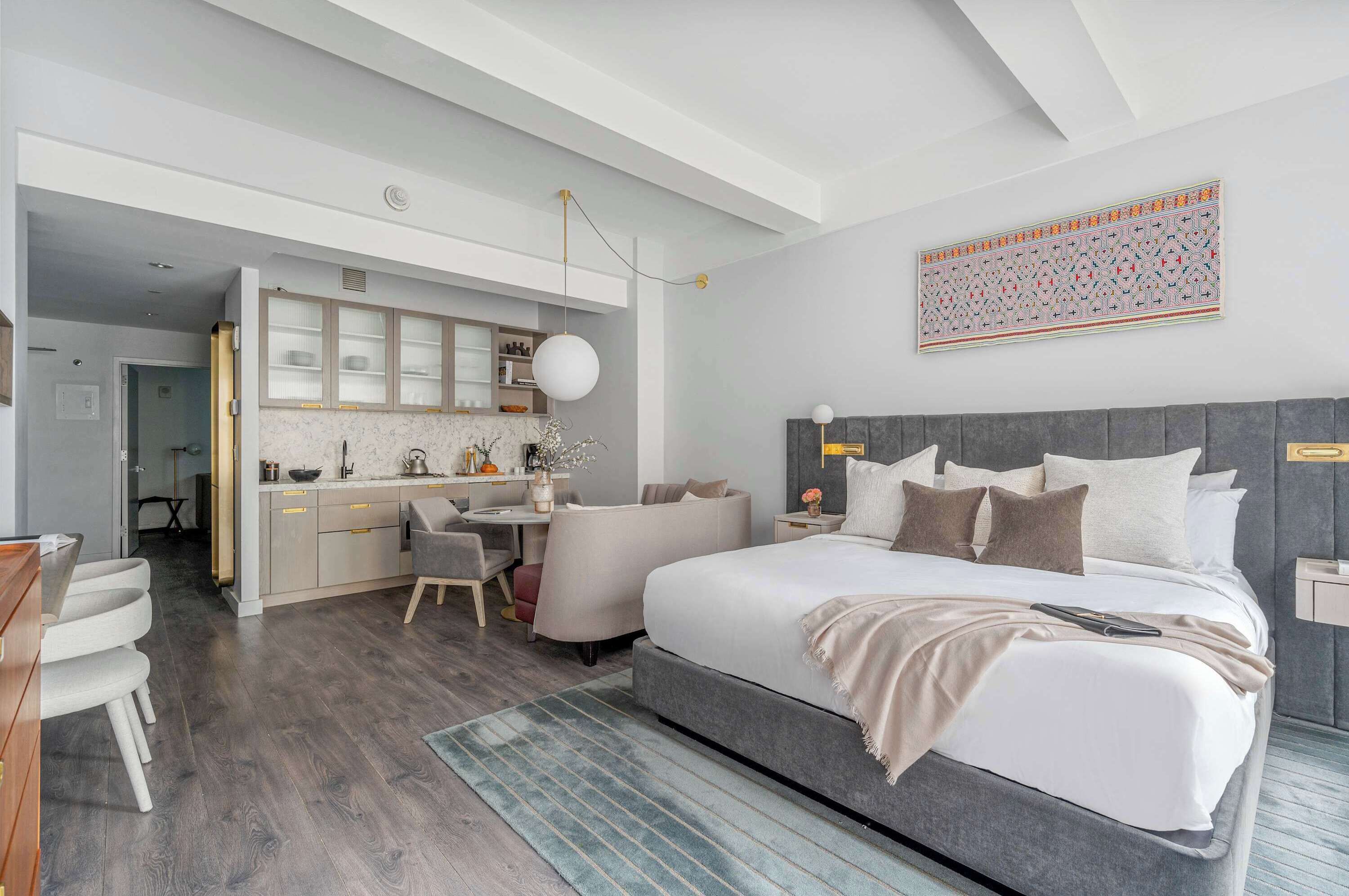 1 bedroom, desk, iron/ironing board, WiFi