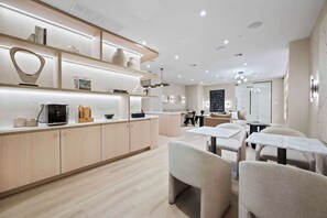 Dining - 17John: Deluxe King Studio Apartment (New York)