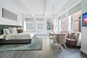 1 habitación, escritorio, tabla de planchar con plancha y wifi 