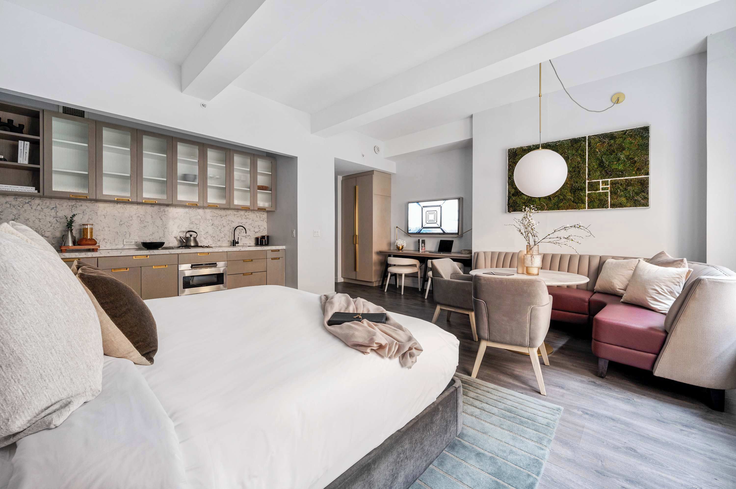 1 bedroom, desk, iron/ironing board, WiFi