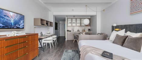 1 bedroom, desk, iron/ironing board, WiFi