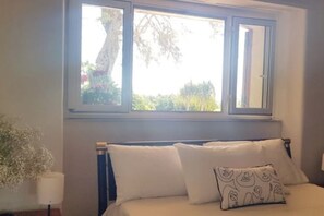 3 bedrooms, desk, travel crib, free WiFi