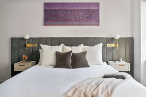 1 bedroom, desk, iron/ironing board, WiFi