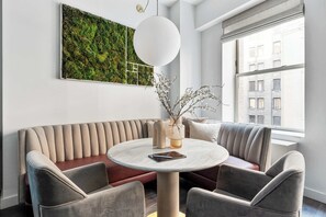 Dining - 17John: Premier King Studio Apartment (New York)