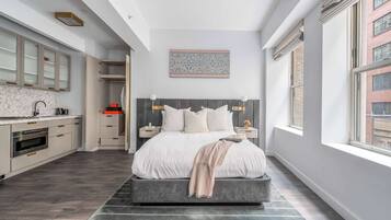 1 chambre, bureau, fer et planche Ă repasser, lit parapluie