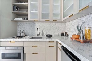 Unclassified image, 2 of 36, button - 17John: Luxury One Bedroom Apartment (New York)