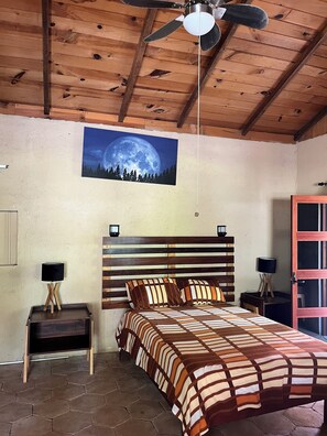 Basic Quadruple Room | Free WiFi - Finca Pie de Luna (Pluma Hidalgo)