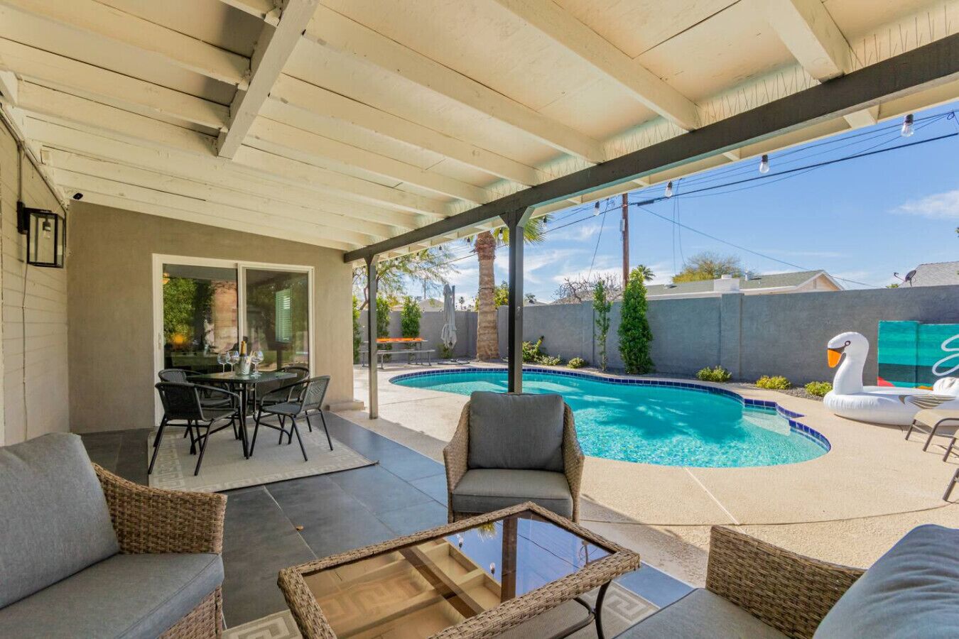 Et oppvarmet basseng