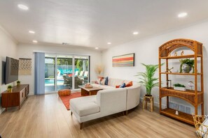 تلفزيون، كرة قدم الطاولة، شاشة كمبيوتر