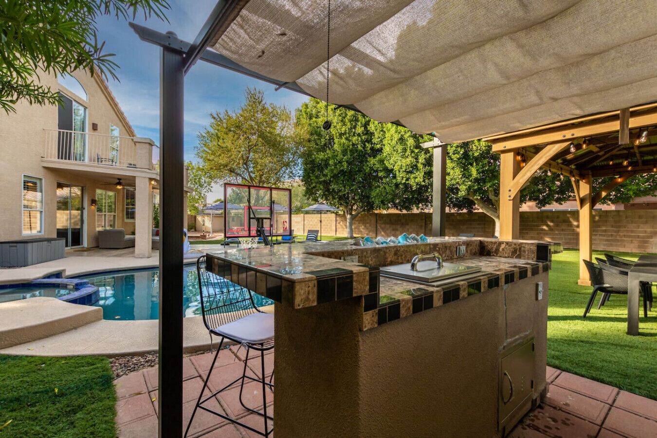 屋外ダイニングエリア