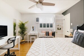 5 多间卧室、办公桌、熨斗/熨衣板、旅行婴儿床